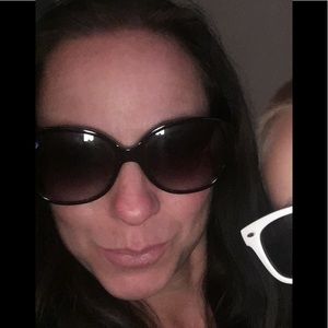 Meet your Posher, Felicia